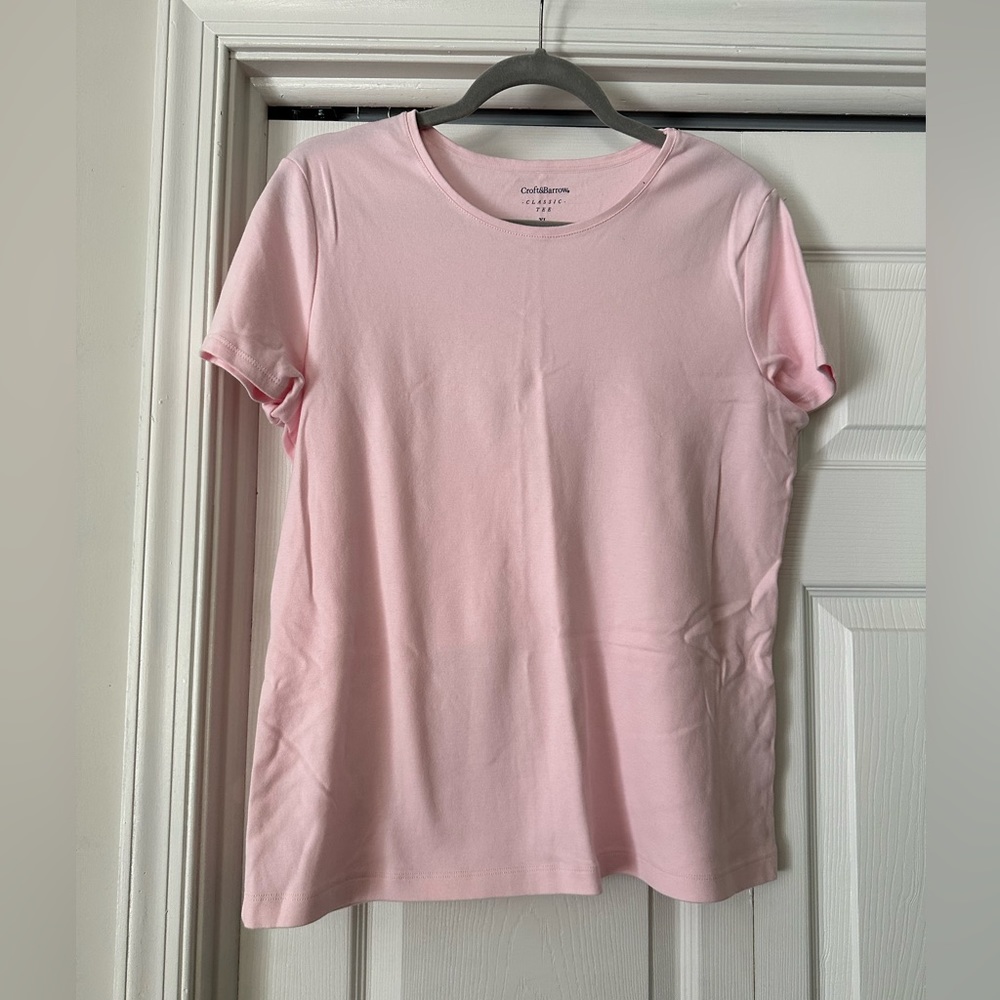 EUC Croft & Barrow pink t-shirt